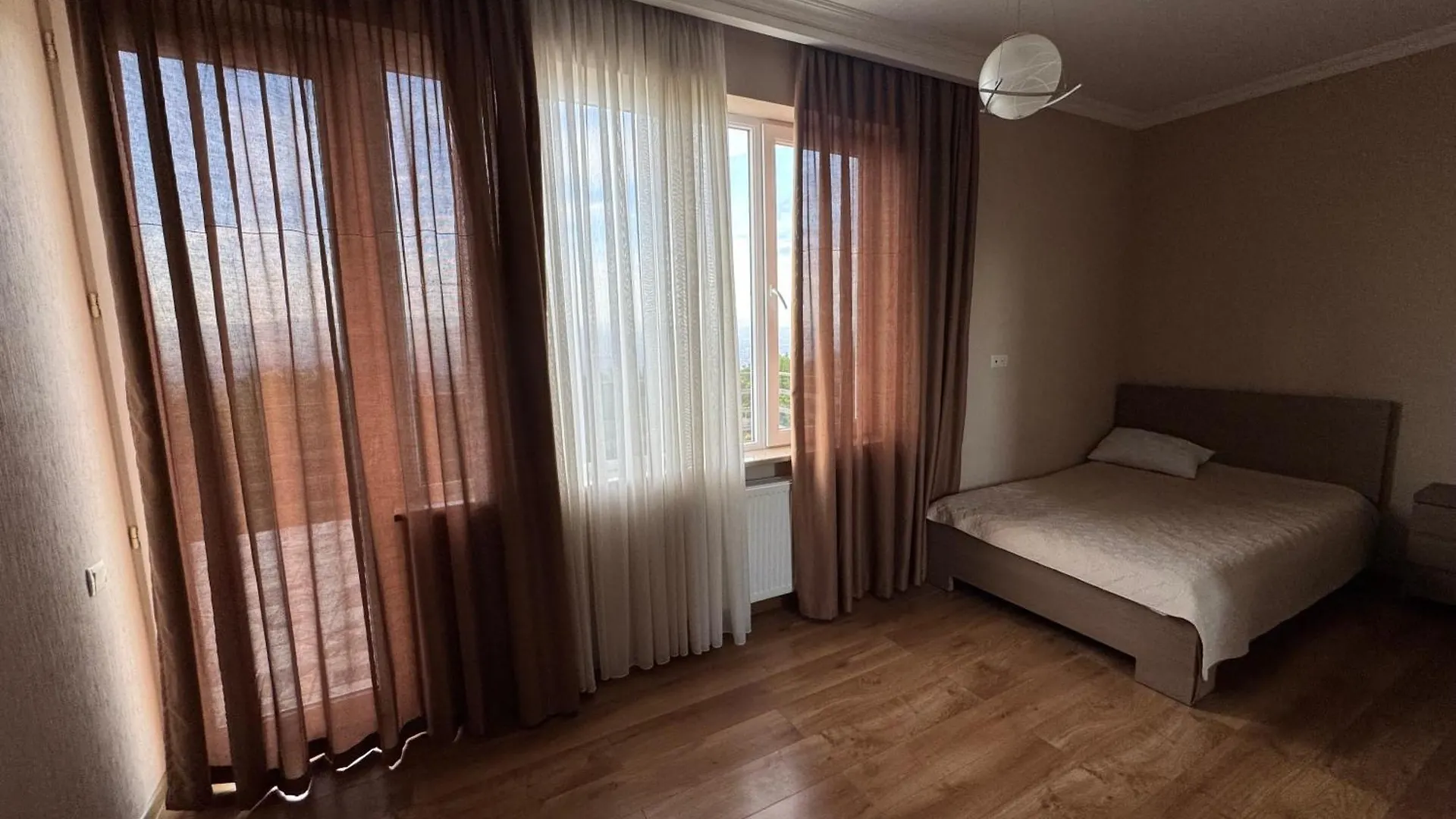 Viewside Villa Tbilisi 0*,